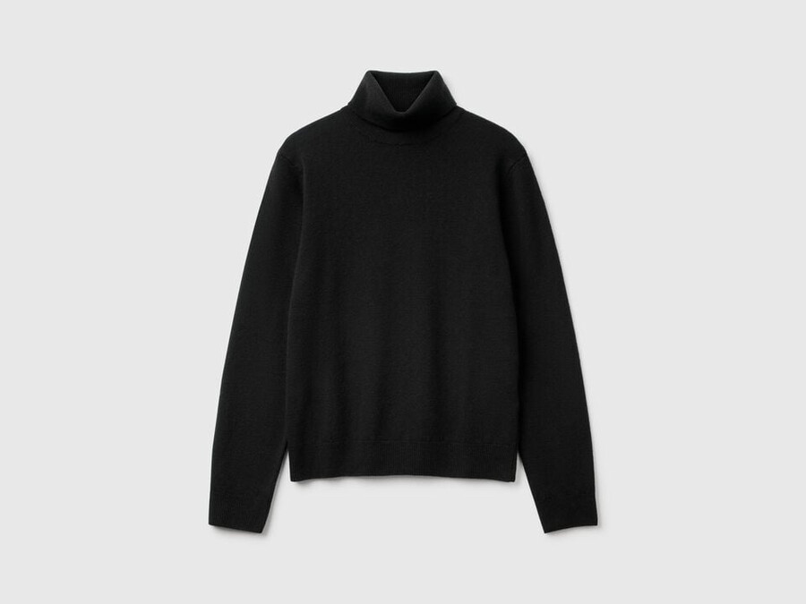 black turtleneck sweater in pure merino wool