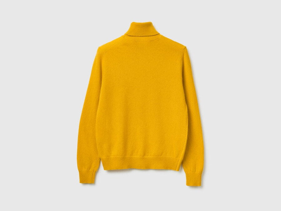 yellow ochre turtleneck sweater in pure merino wool