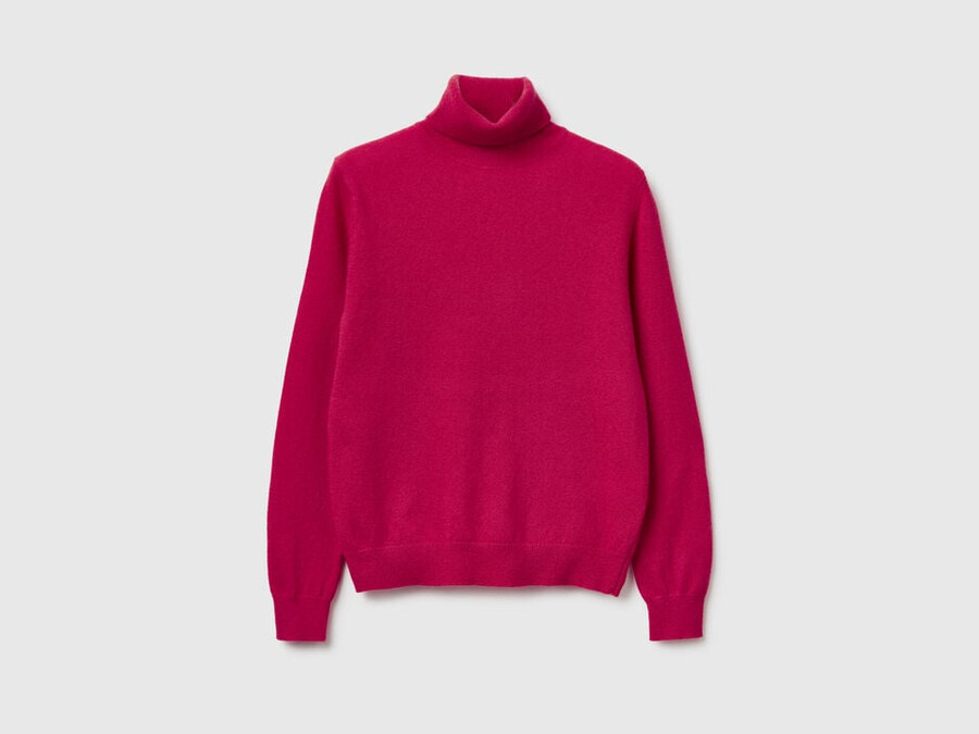 fuchsia turtleneck sweater in pure merino wool