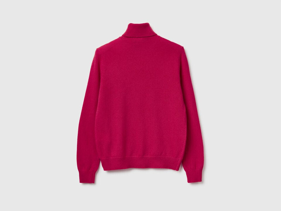 fuchsia turtleneck sweater in pure merino wool