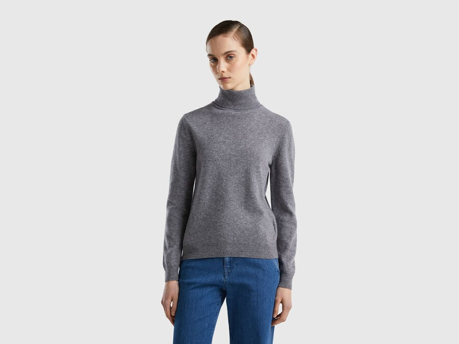 mouse gray turtleneck sweater in pure merino wool