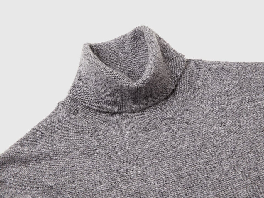 mouse gray turtleneck sweater in pure merino wool