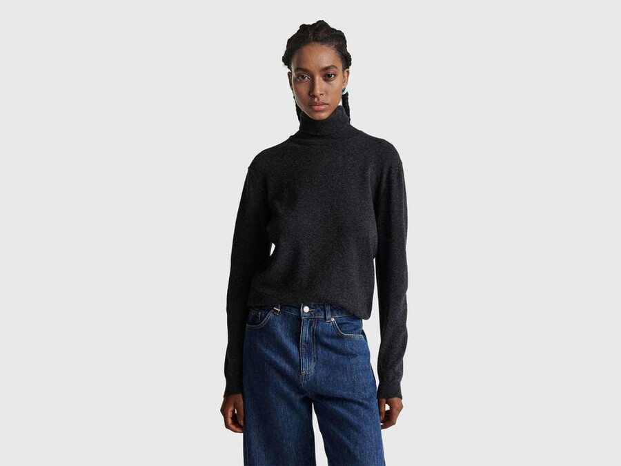 dark gray turtleneck sweater in pure merino wool
