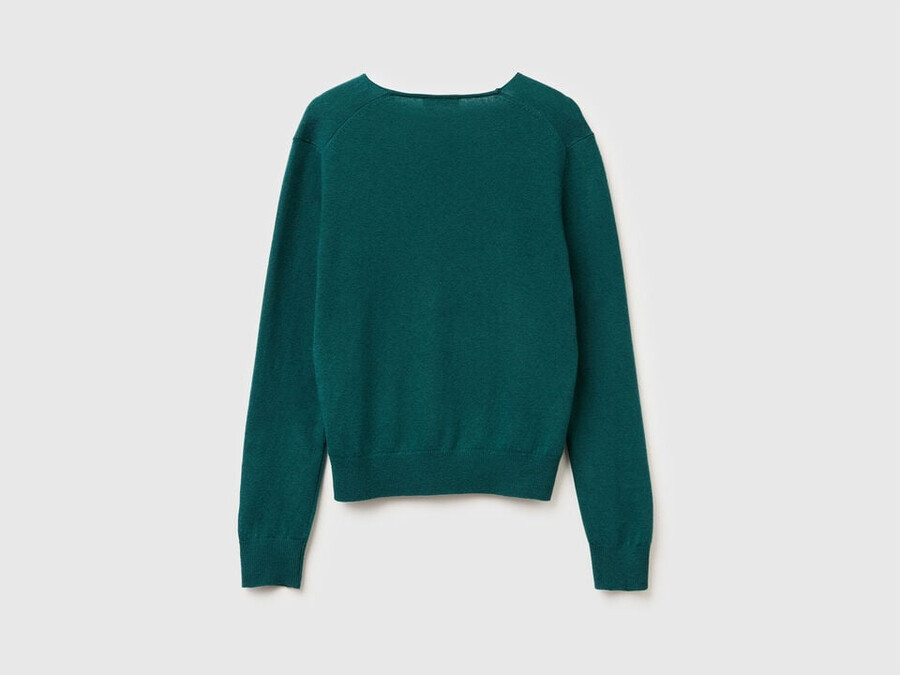 green v-neck sweater in pure merino wool