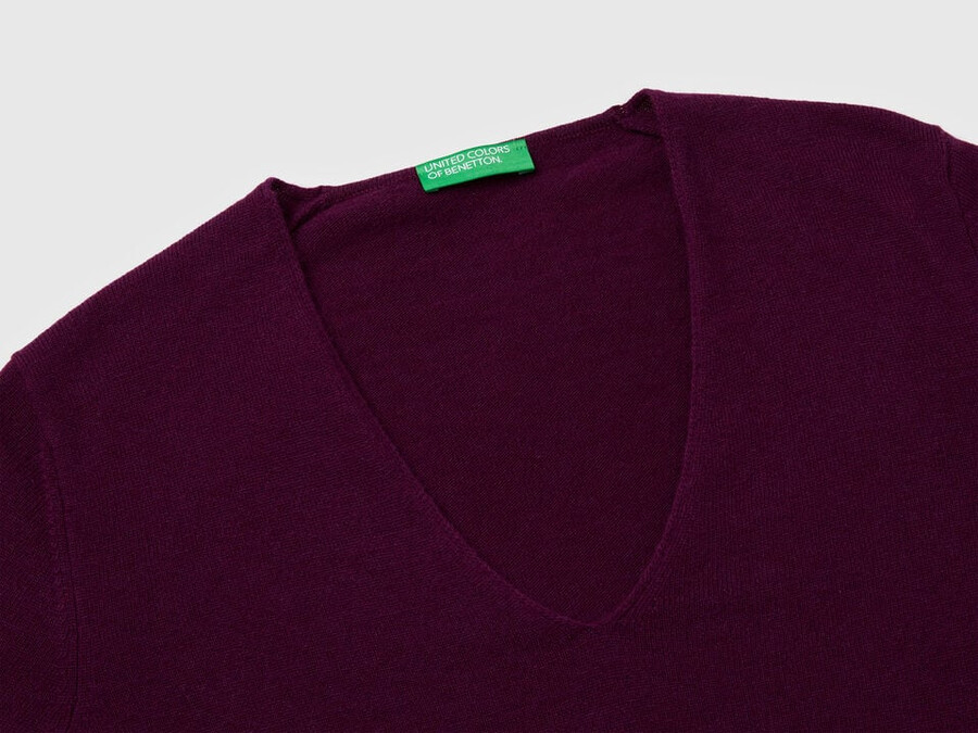 purple v-neck sweater in pure merino wool