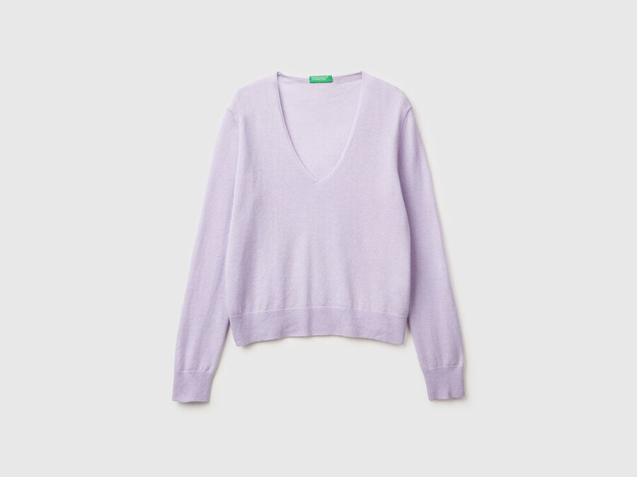 lilac v-neck sweater in pure merino wool