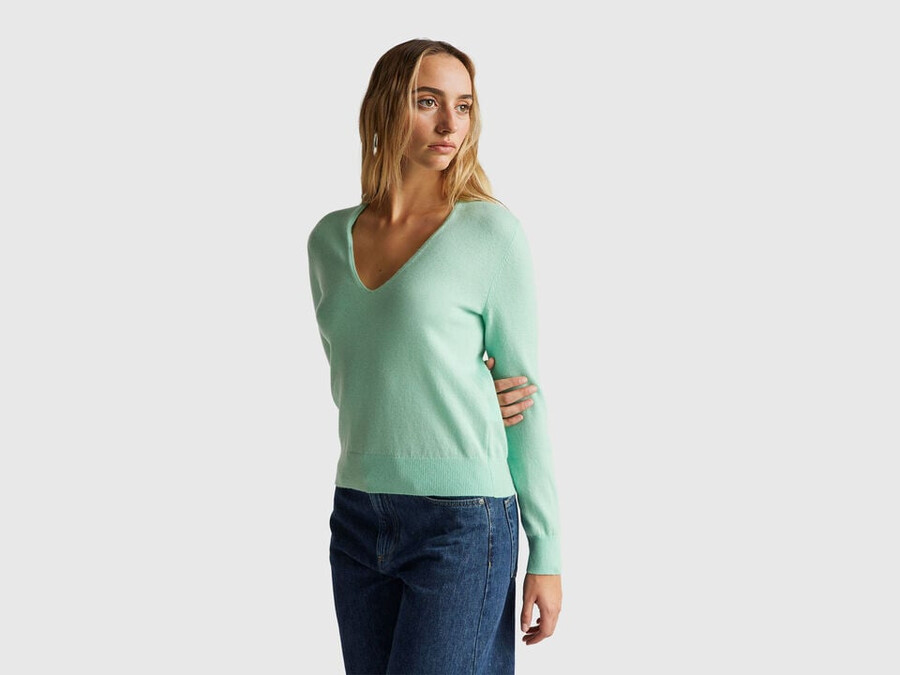 light green v-neck sweater in pure merino wool