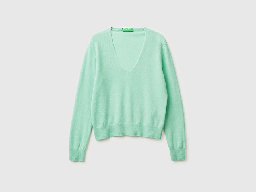 light green v-neck sweater in pure merino wool