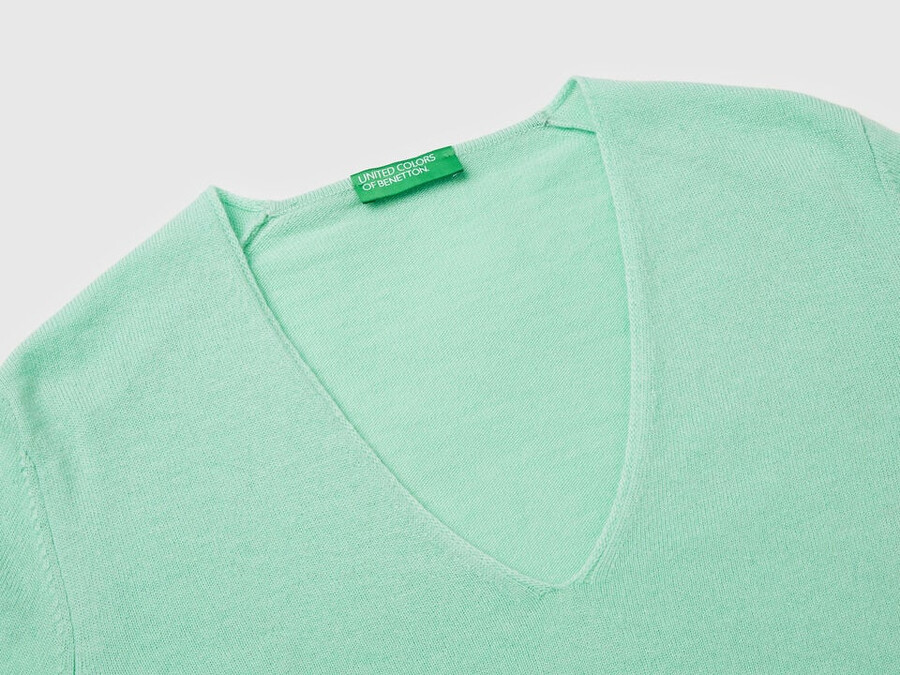 light green v-neck sweater in pure merino wool