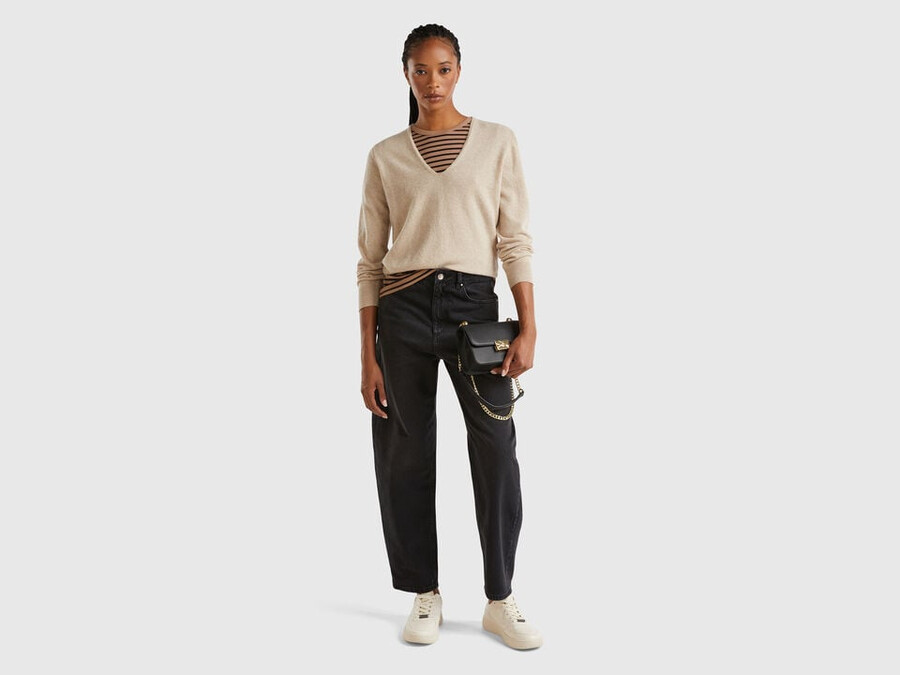 beige v-neck sweater in pure merino wool