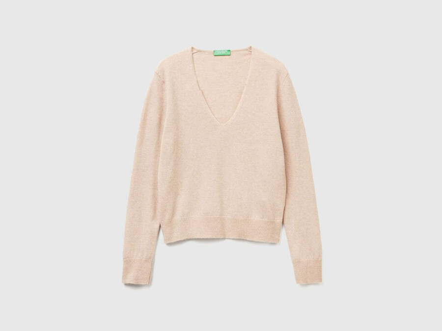 beige v-neck sweater in pure merino wool