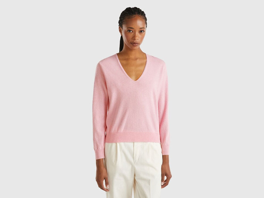 pink v-neck sweater in pure merino wool