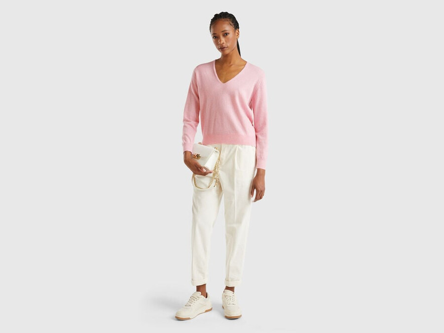pink v-neck sweater in pure merino wool