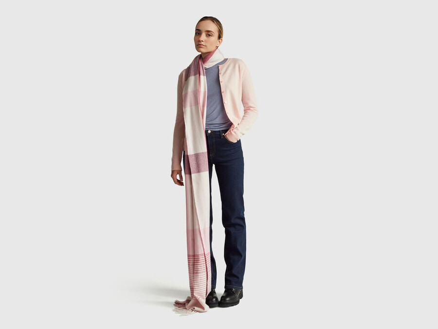 powder pink crew neck cardigan in pure merino wool