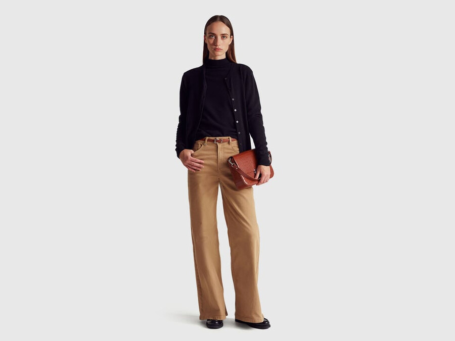 black crew neck cardigan in pure merino wool