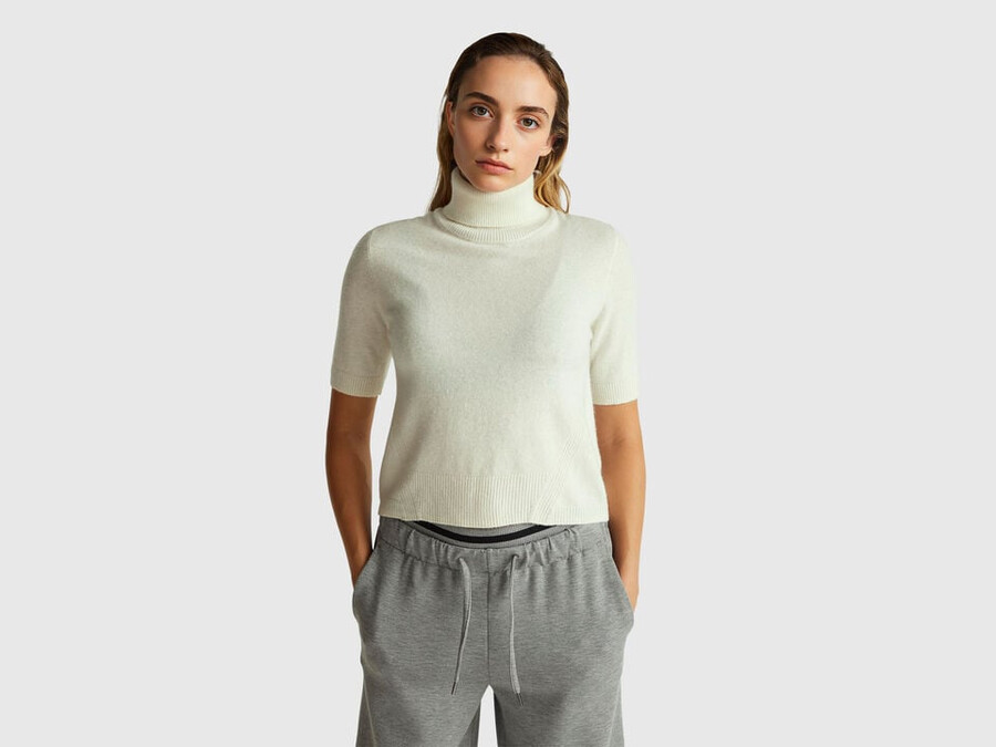 cream white short sleeve turtleneck in cashmere blend