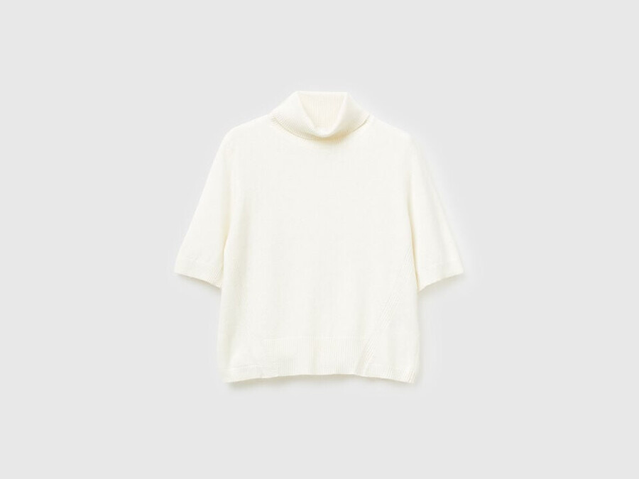 cream white short sleeve turtleneck in cashmere blend