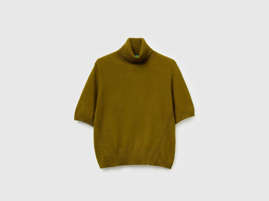 military green short sleeve turtleneck in cashmere blend