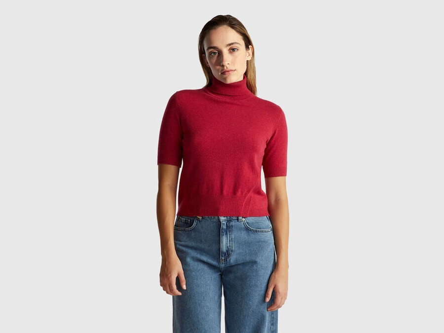 red short sleeve turtleneck in cashmere blend