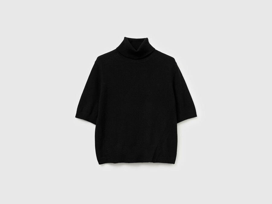 black short sleeve turtleneck in cashmere blend