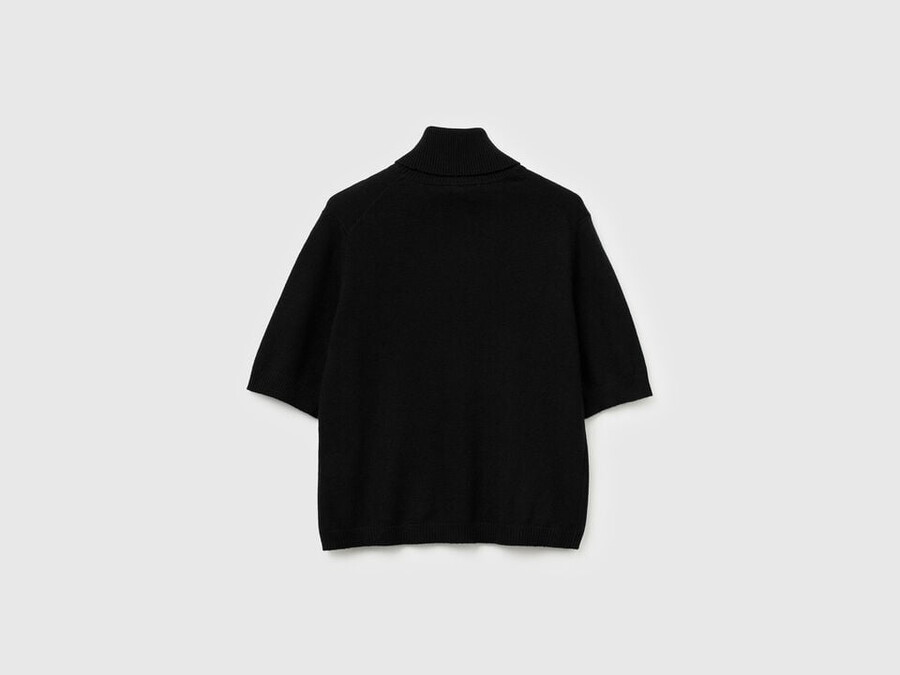 black short sleeve turtleneck in cashmere blend
