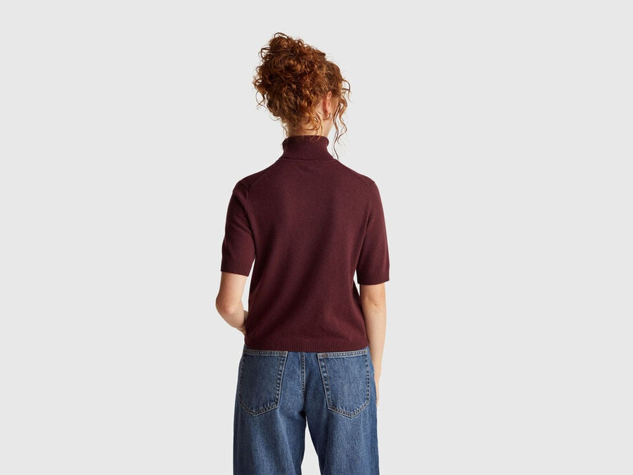 burnt brown short sleeve turtleneck in cashmere blend