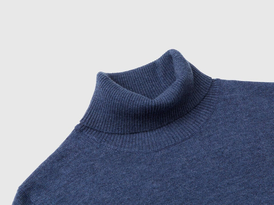 air force blue short sleeve turtleneck in cashmere blend