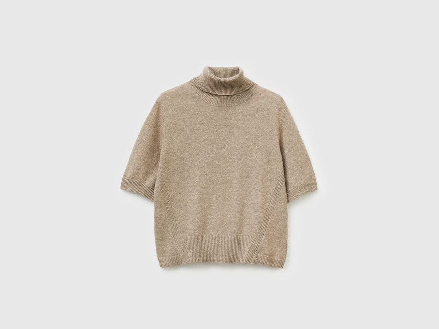 beige short sleeve turtleneck in cashmere blend