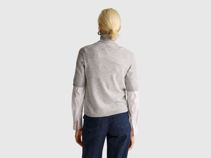 light gray short sleeve turtleneck in cashmere blend