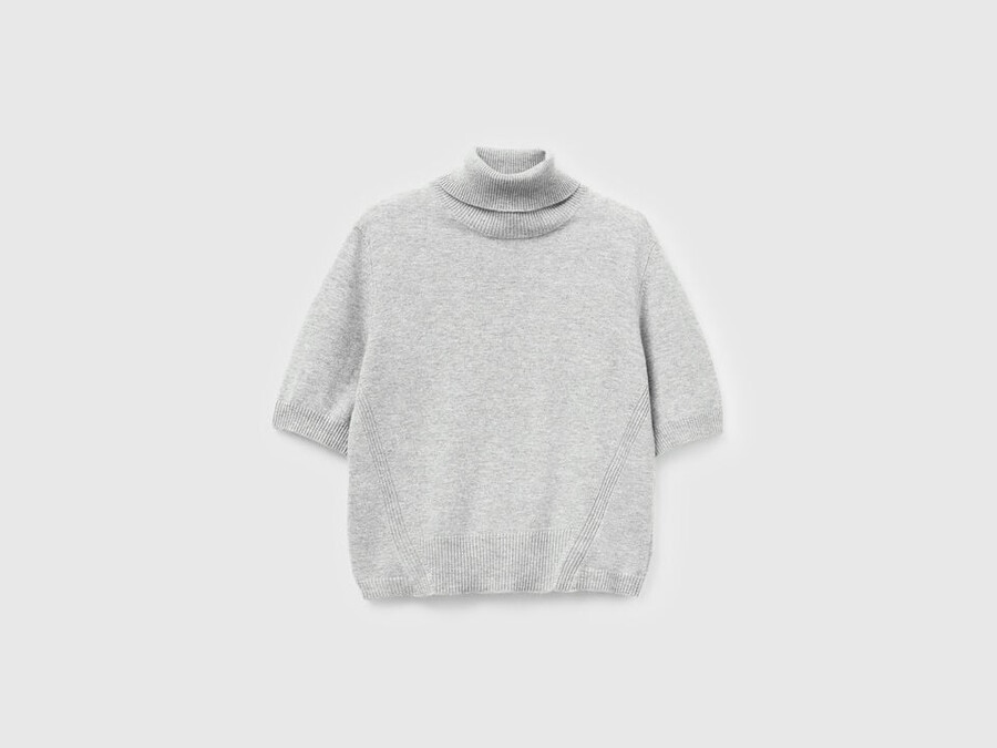 light gray short sleeve turtleneck in cashmere blend