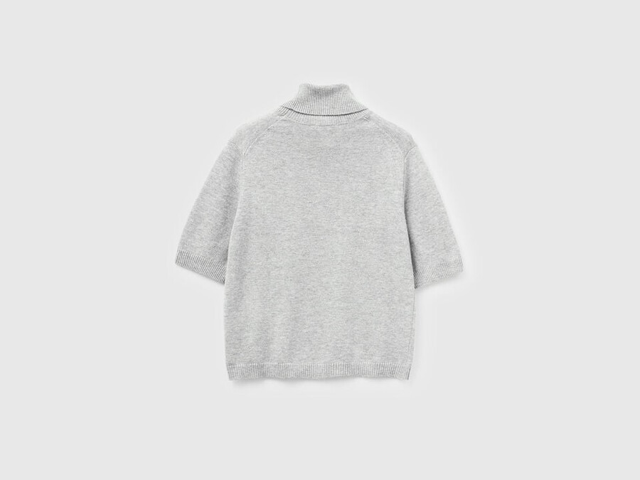 light gray short sleeve turtleneck in cashmere blend