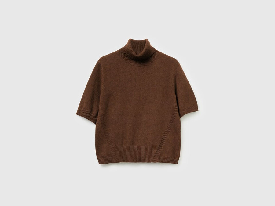 brown short sleeve turtleneck in cashmere blend