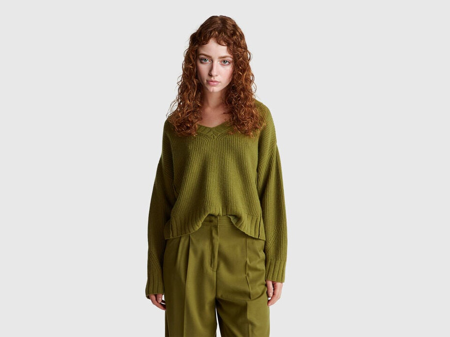 v-neck sweater in wool blend