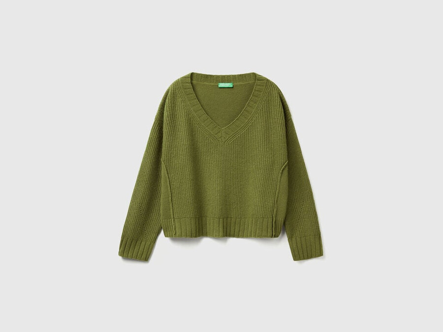 v-neck sweater in wool blend