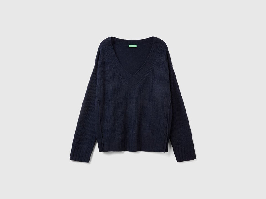 v-neck sweater in wool blend