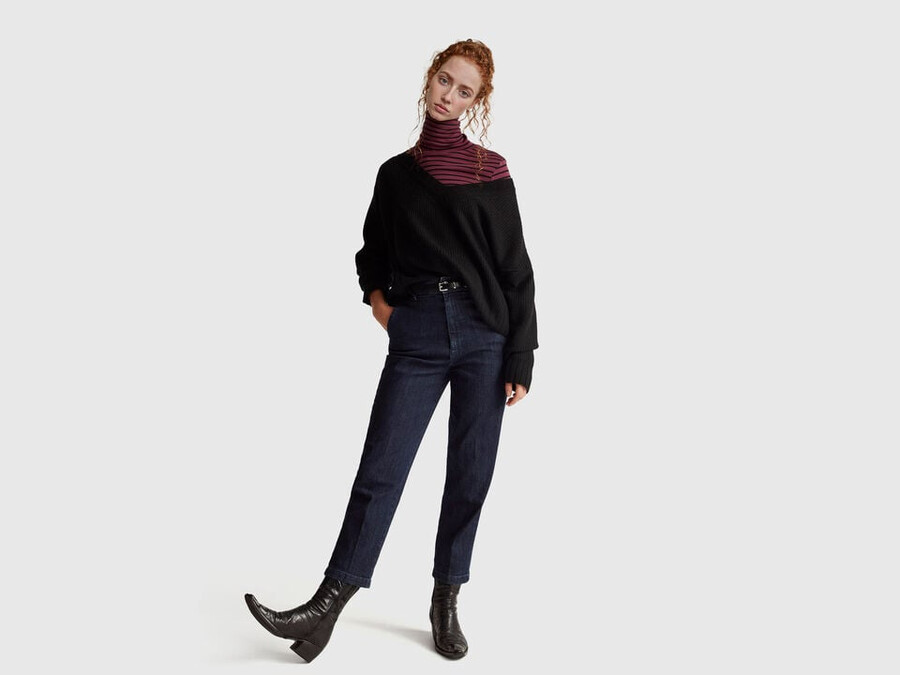 v-neck sweater in wool blend