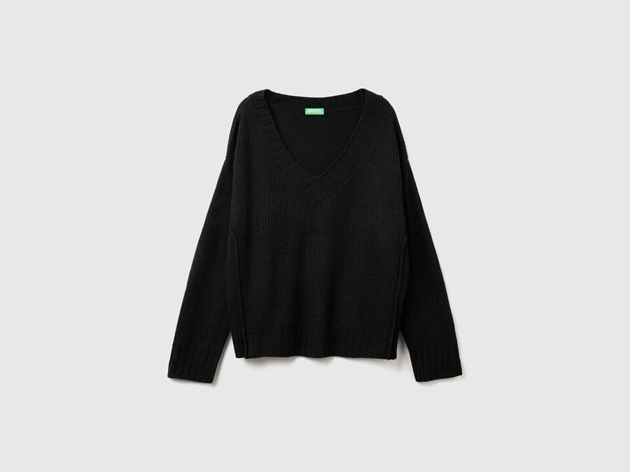 v-neck sweater in wool blend