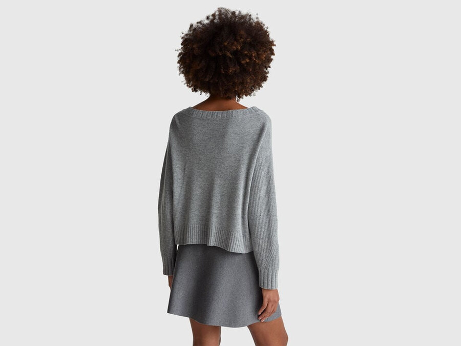 v-neck sweater in wool blend