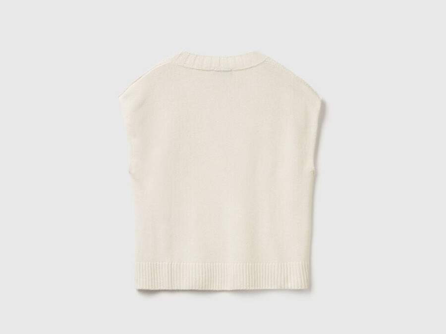 v-neck vest in wool blend