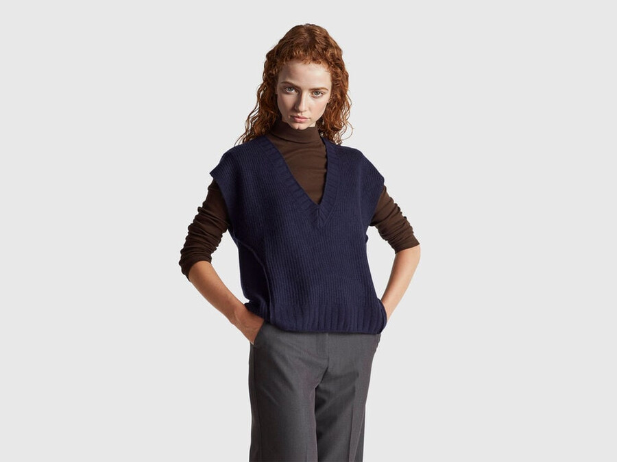 v-neck vest in wool blend