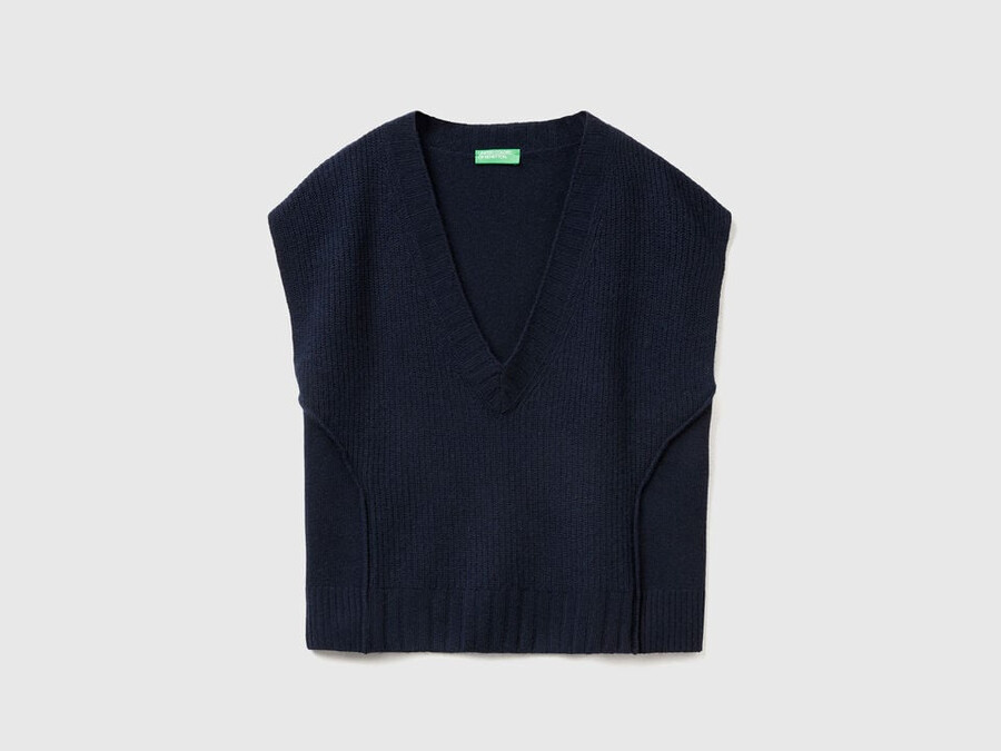 v-neck vest in wool blend