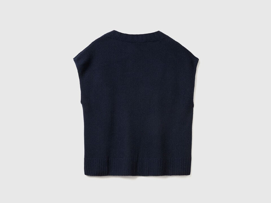 v-neck vest in wool blend