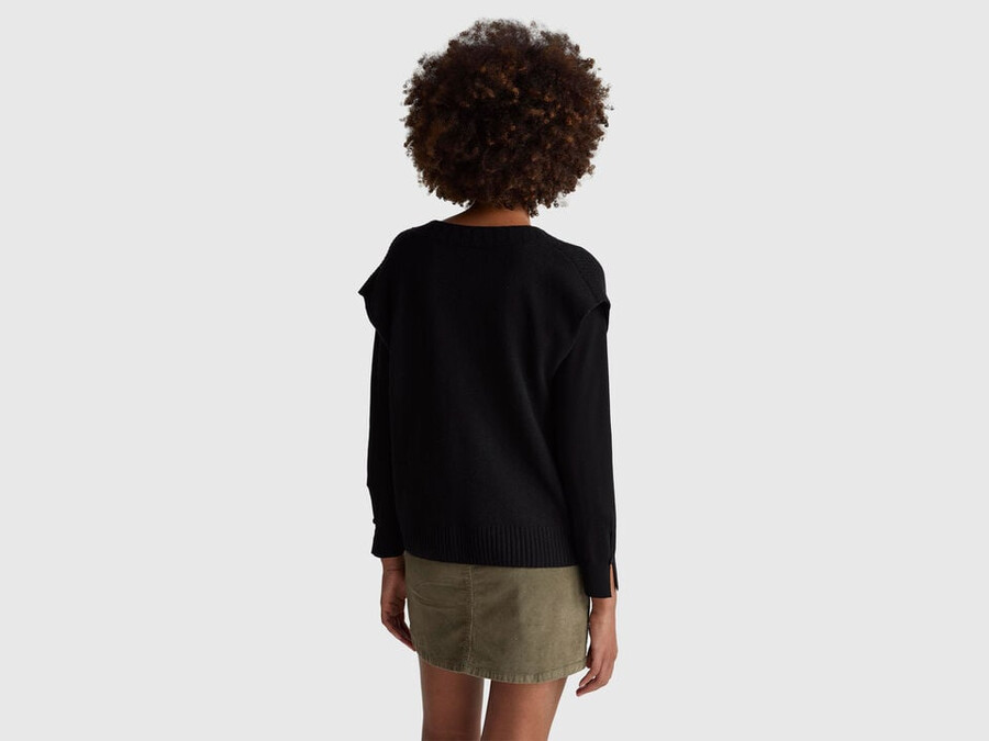 v-neck vest in wool blend