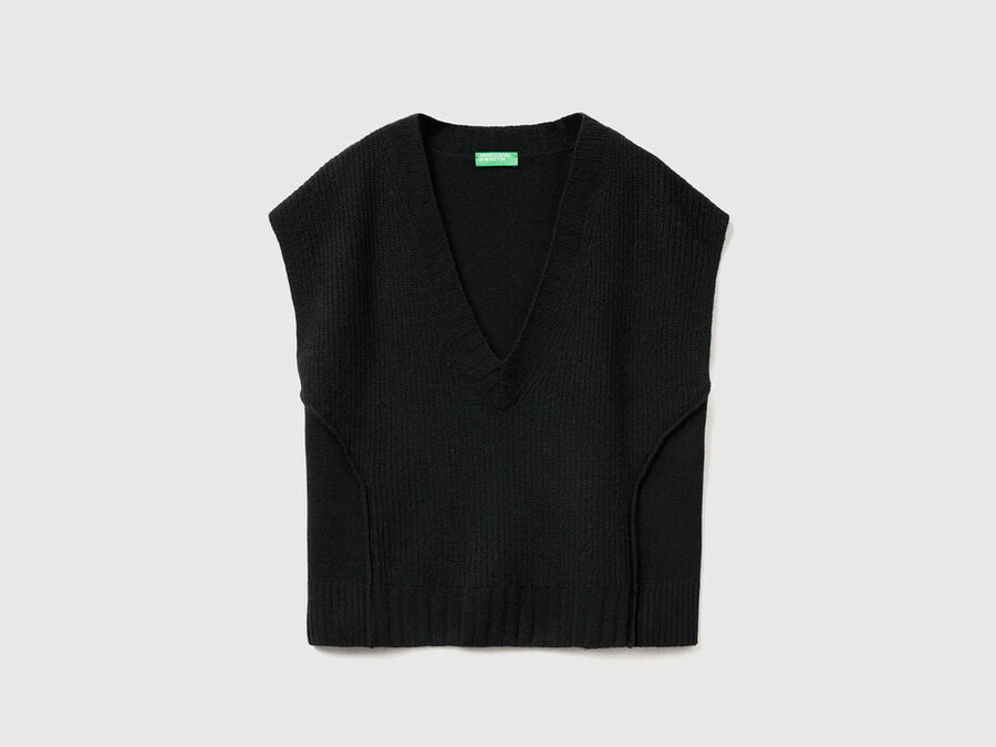 v-neck vest in wool blend