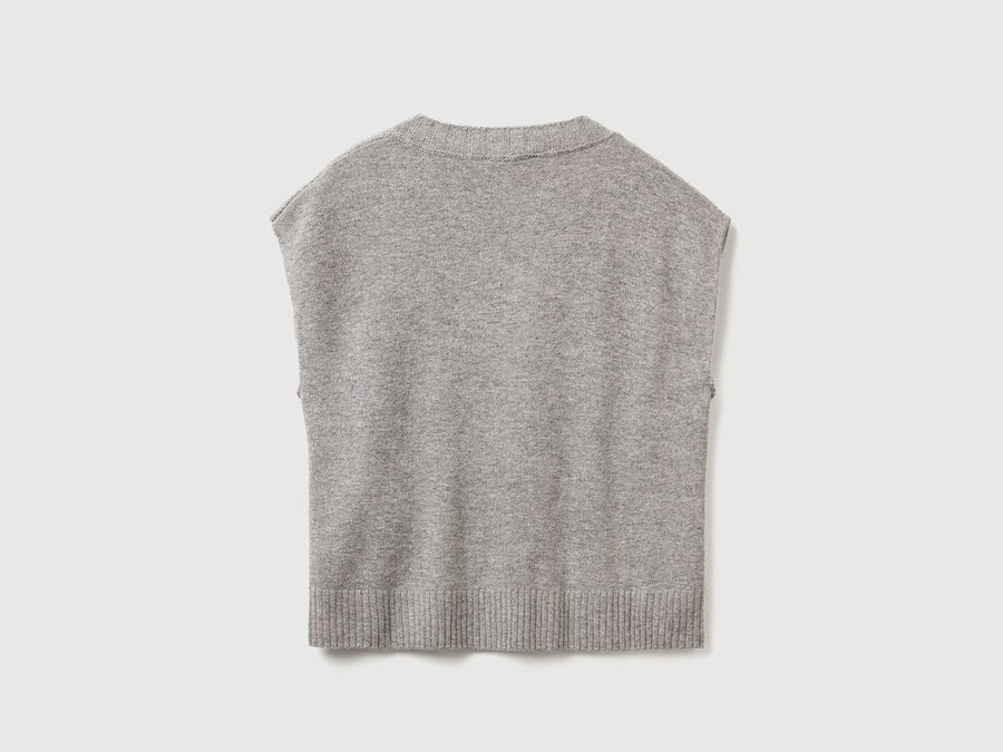 v-neck vest in wool blend
