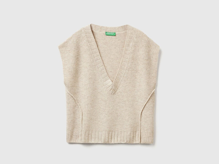 v-neck vest in wool blend