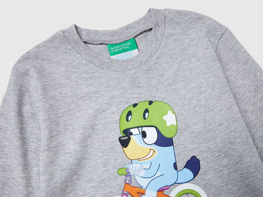 t-shirt with bluey ©ludo studio print