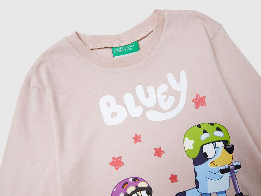 t-shirt with bluey ©ludo studio print