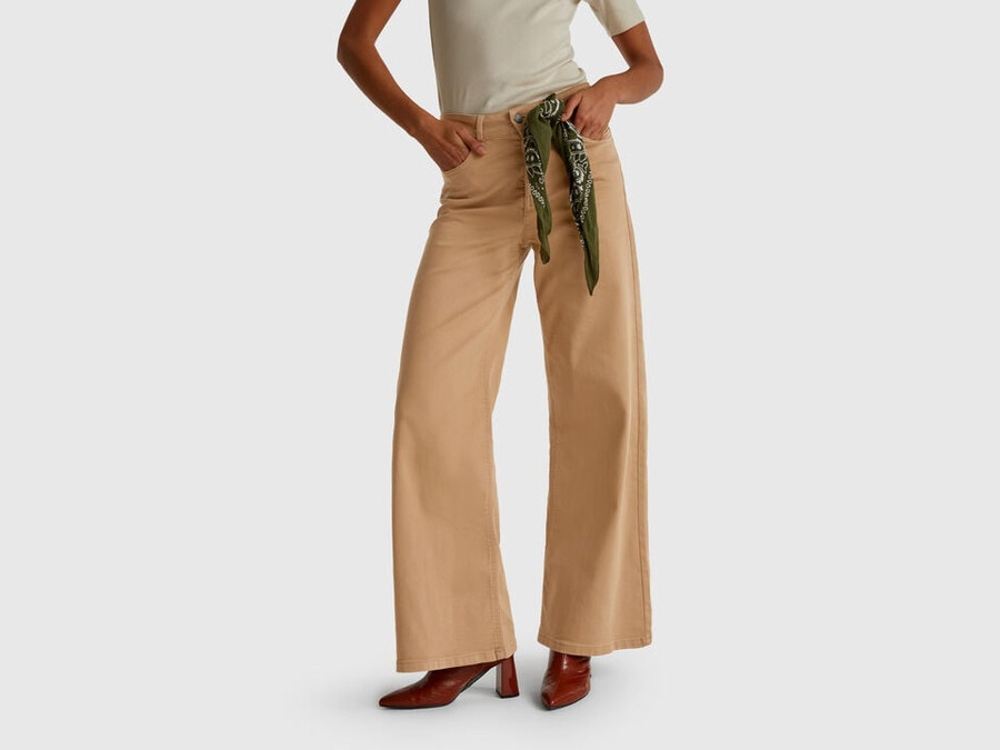 loose fit trousers