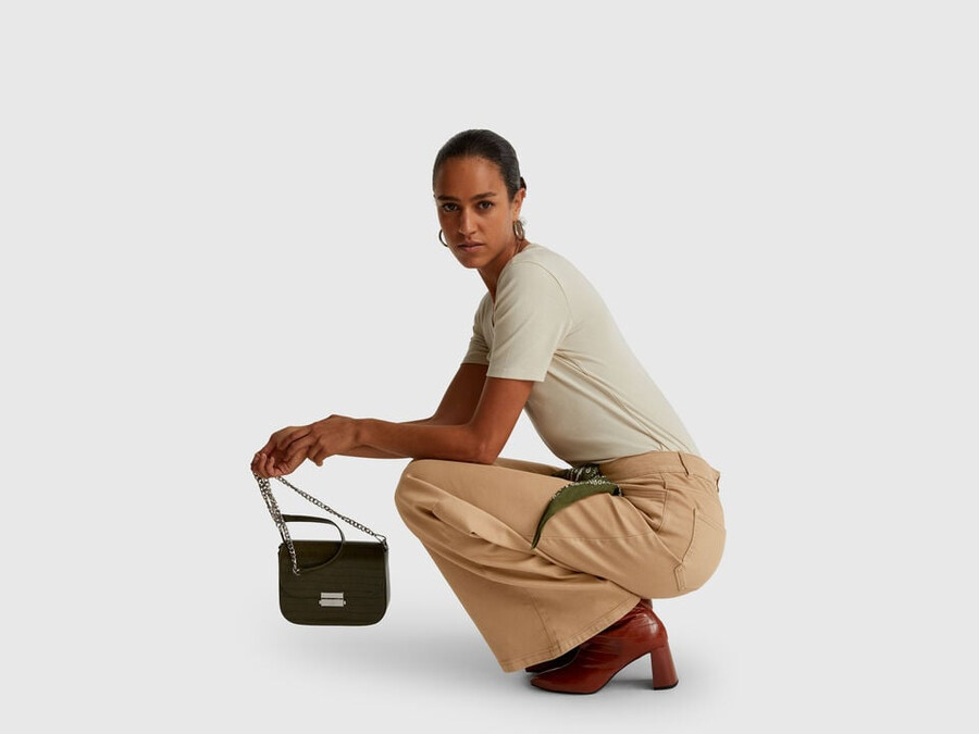 loose fit trousers